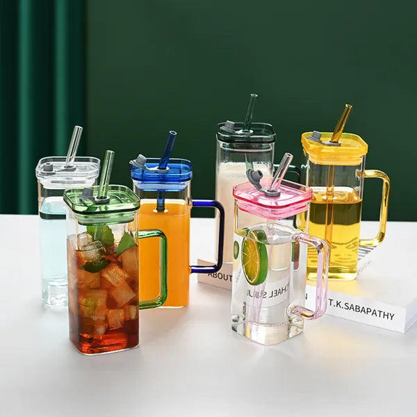 Exploded Safety View: A close-up of the high borosilicate glass cup showing its thick, durable square base with color